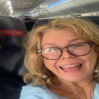 Bec Hops on Coast FM 963
